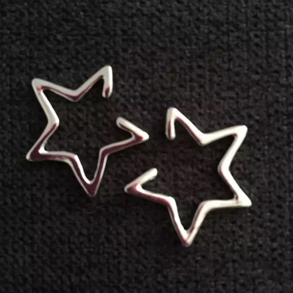 ⚜️[𝟯/$𝟭𝟴]⚜️Silver Star Simple Cuff Earring NEW - Picture 4 of 9